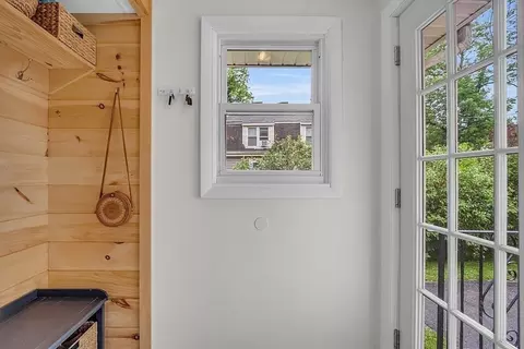 Entry Way - 33 Wendover Rd, Worcester, MA 01606 photo 1 of 3