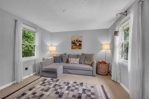 Living - 33 Wendover Rd, Worcester, MA 01606 photo 4 of 4