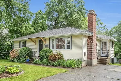 Exterior - 33 Wendover Rd, Worcester, MA 01606 photo 6 of 7