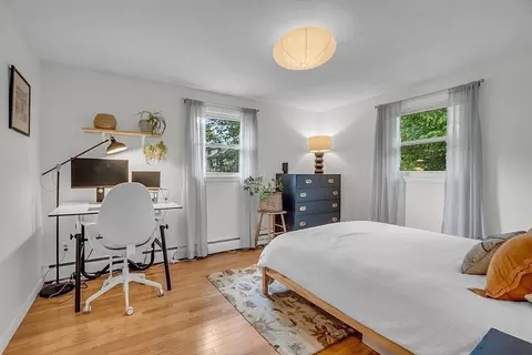 Bedroom - 33 Wendover Rd, Worcester, MA 01606 photo 2 of 5