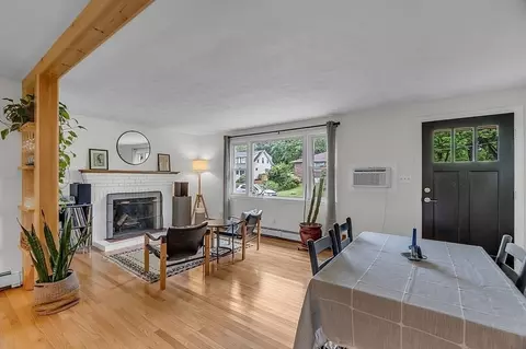 Living - 33 Wendover Rd, Worcester, MA 01606 photo 3 of 4