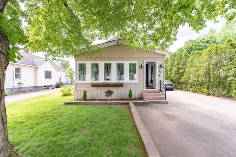 54 Kensington St, Agawam, MA 01030