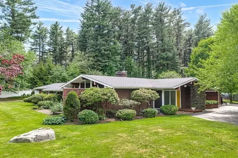 12 Alexandra Rd, Lynnfield, MA 01940