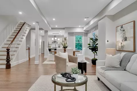 23 Sacramento Pl #2, Cambridge, MA 02138