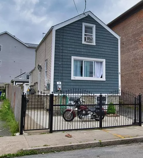 Exterior - 39 Tremont St, Fall River, MA 02720 photo 2 of 4