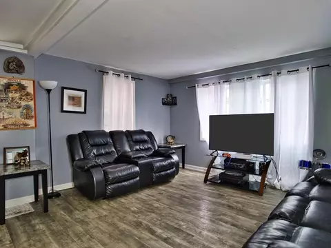 Living - 39 Tremont St, Fall River, MA 02720 photo 2 of 3