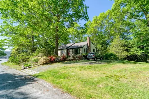 1 Pryer Dr, Bourne, MA 02559