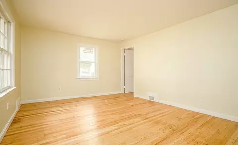 Living - 156 Shawmut St, Springfield, MA 01108 photo 1 of 3