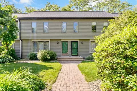 1 Village Way #D, Norton, MA 02766