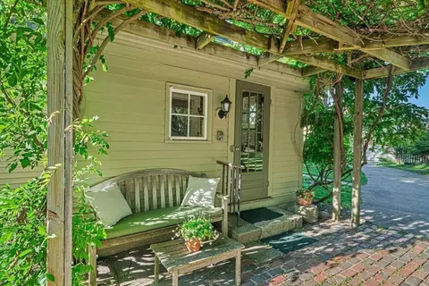 152 South St, Hingham, MA 02043 photo 2