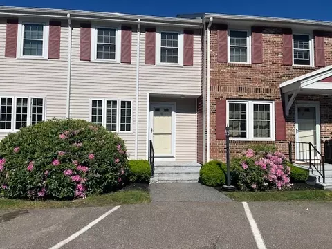 48 Fox Mdw # C, Leominster, MA 01453