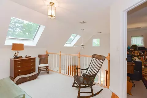 Entry Way - 121 Old Dam Rd, Bourne, MA 02532 photo 4 of 5