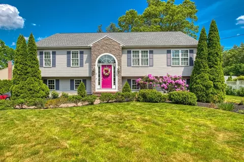 3 Field St, Taunton, MA 02780