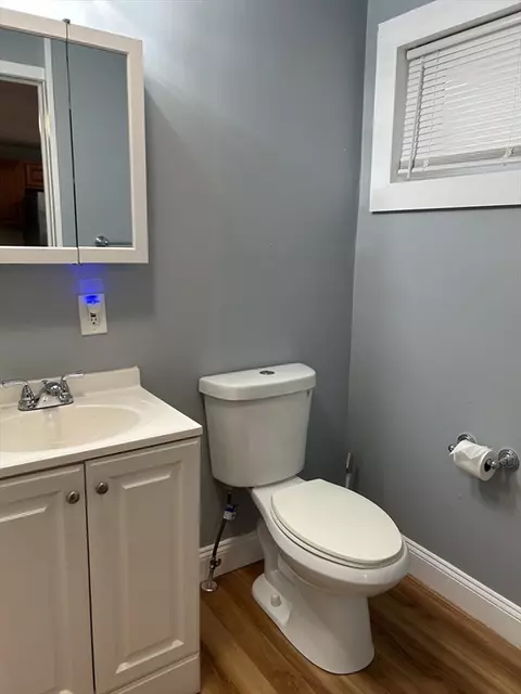 Bath - 20 Florida St, Springfield, MA 01109 photo 2 of 2