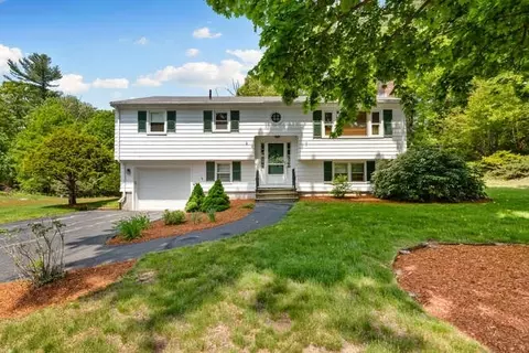 18 Doe Dr, Billerica, MA 01821