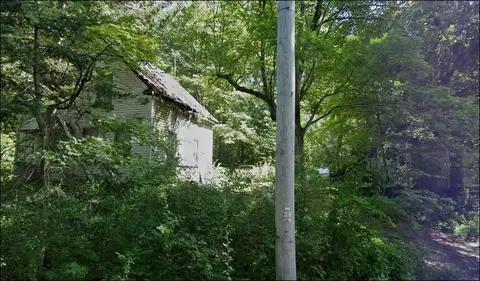 78 Federal Hill Rd, Oxford, MA 01540