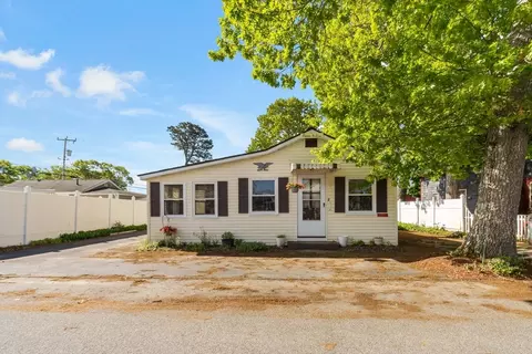 2 Wildwood Ave, Wareham, MA 02571