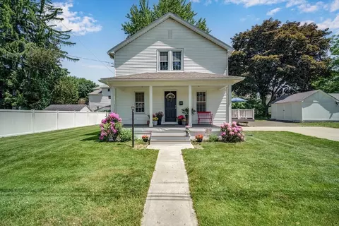 100 Lawndale St, Chicopee, MA 01013