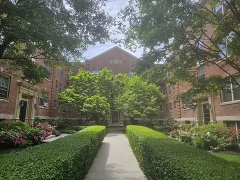 60 Elm St #2A, Worcester, MA 01609