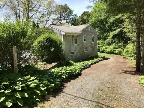 24 Cayuga Ave, Mashpee, MA 02649 photo 2