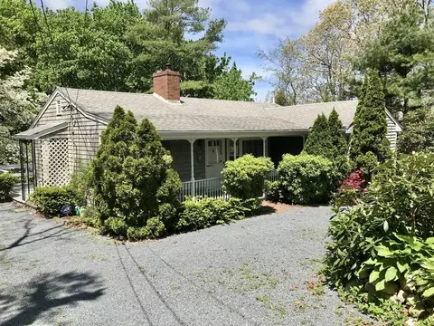 24 Cayuga Ave, Mashpee, MA 02649