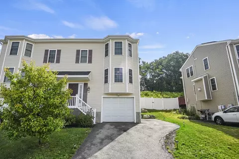 Exterior - 21 Bittersweet Blvd, Worcester, MA 01607 photo 2 of 5