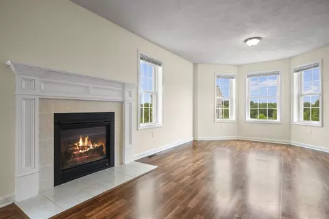 Living - 21 Bittersweet Blvd, Worcester, MA 01607 photo 1 of 3