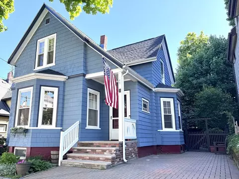 33 Burrill Ave, Lynn, MA 01902