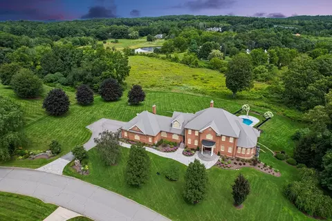 3 Wyndemere Dr, Southborough, MA 01772