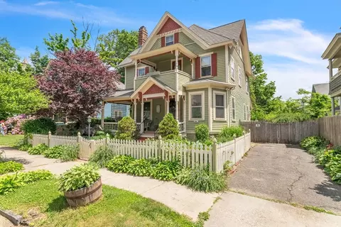 45 Greenleaf St, Springfield, MA 01108