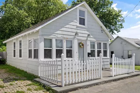 27 Hillside Ave, Swansea, MA 02777