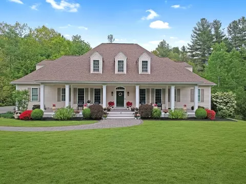 19 Rolling Meadows Ln, Haverhill, MA 01832