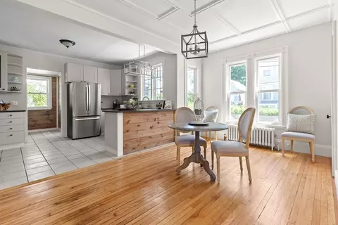 Dining - 39 Beacon St #-, Gloucester, MA 01930 photo 1 of 1