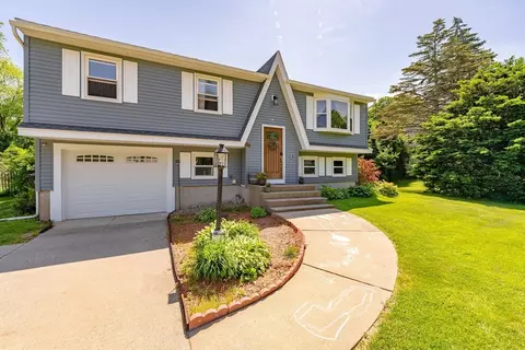 29 Kathy Ter, Agawam, MA 01030