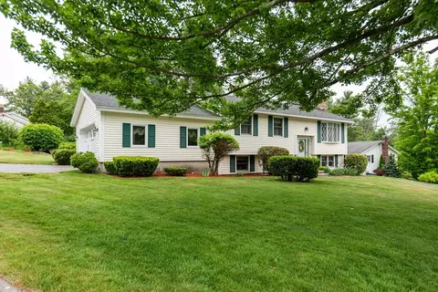 15 Dexter Ave, Dracut, MA 01826