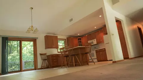 Living - 9 Camile Rd, Webster, MA 01570 photo 3 of 3