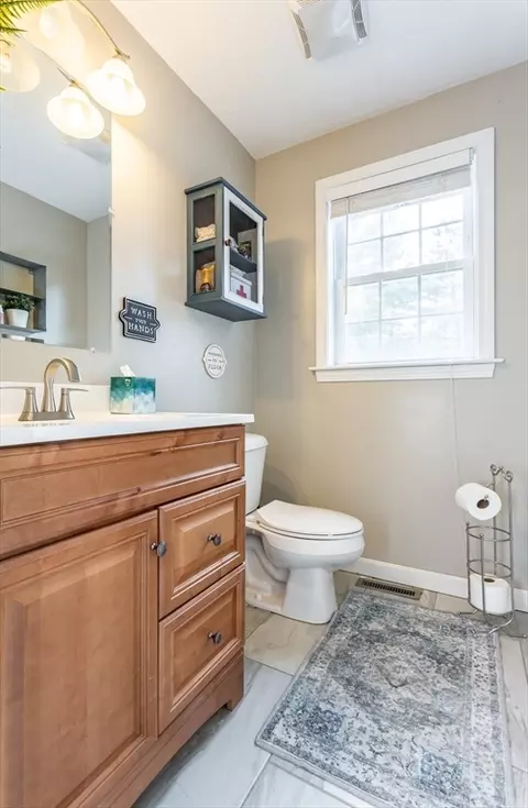 Bath - 264 Charge Pond Rd, Wareham, MA 02571 photo 1 of 3