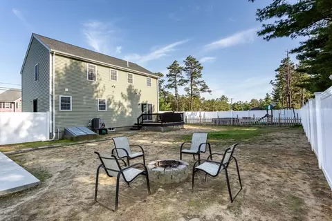 Exterior - 264 Charge Pond Rd, Wareham, MA 02571 photo 3 of 4