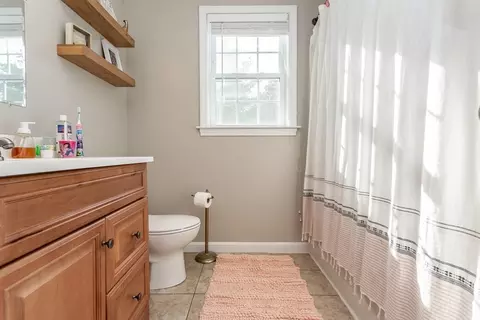 Bath - 264 Charge Pond Rd, Wareham, MA 02571 photo 3 of 3