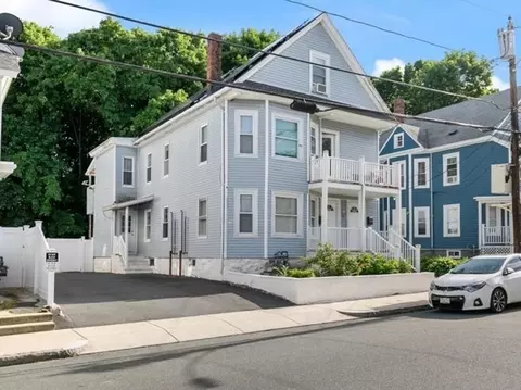 156-158 Oakland Ave, Methuen, MA 01844