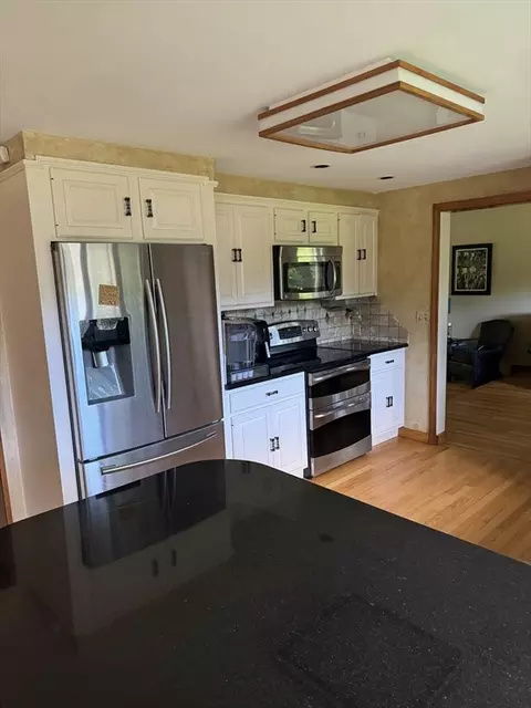 19 King St, Hatfield, MA 01038 photo 5
