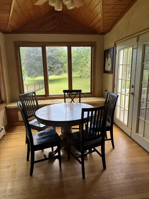 19 King St, Hatfield, MA 01038 photo 6