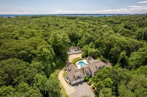 7 Tall Tree Dr, Beverly, MA 01915 photo 2