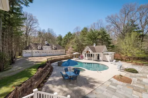 7 Tall Tree Dr, Beverly, MA 01915 photo 5