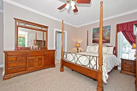 93 Caddyshack Dr, Chicopee, MA 01020 photo 24