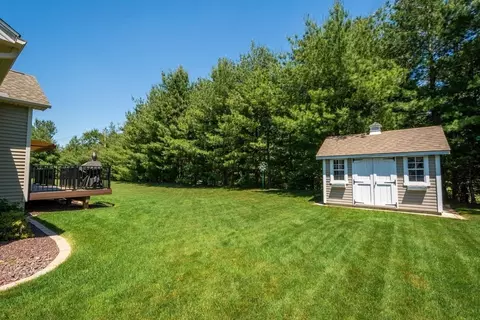 93 Caddyshack Dr, Chicopee, MA 01020 photo 37