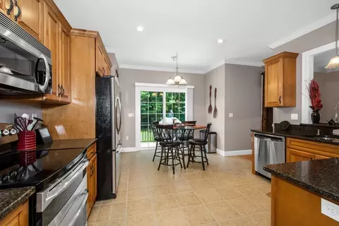 93 Caddyshack Dr, Chicopee, MA 01020 photo 11
