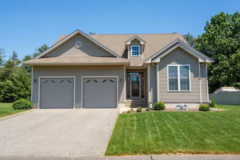 93 Caddyshack Dr, Chicopee, MA 01020 photo 40