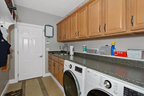 93 Caddyshack Dr, Chicopee, MA 01020 photo 28