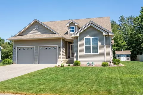 93 Caddyshack Dr, Chicopee, MA 01020 photo 39